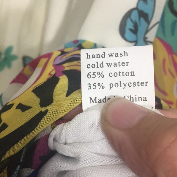 Women’s Large mid-length dress with flutter sleeves and tie in back. - Picture 3 of 4